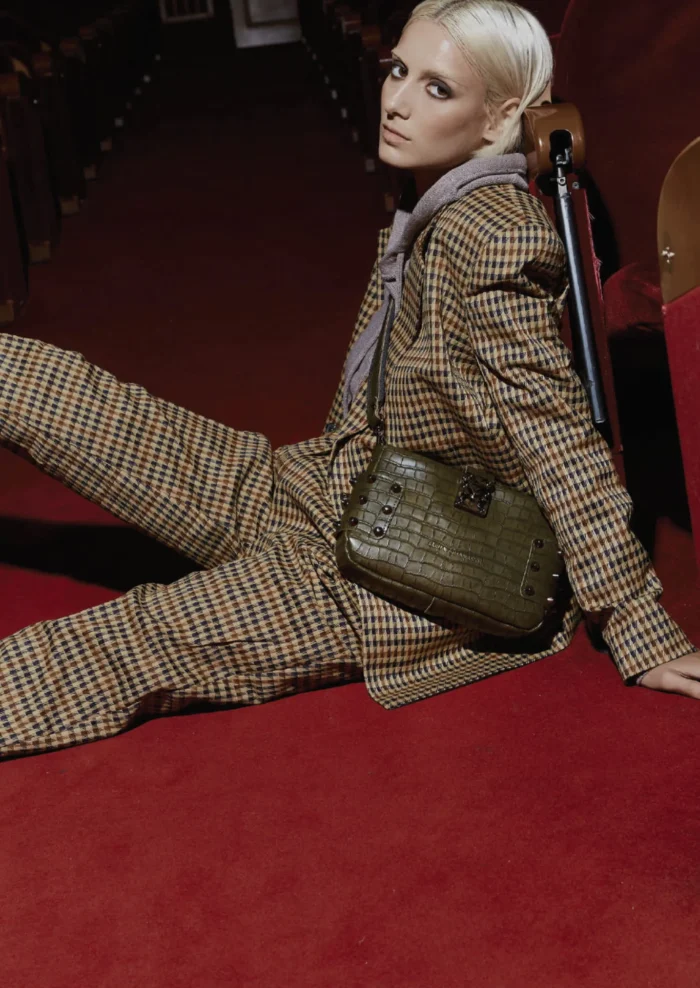 City Lady Croco Clutch Bags - Image 3