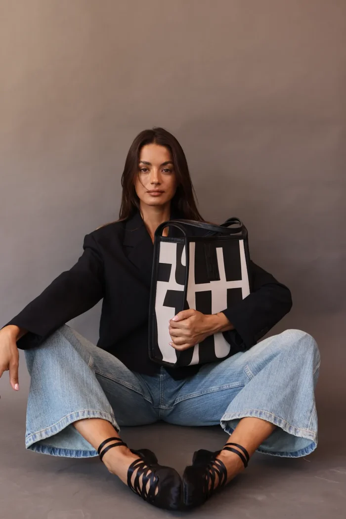 Tall Ea Logo Tote & Shopper Bag Μπεζ - Image 2