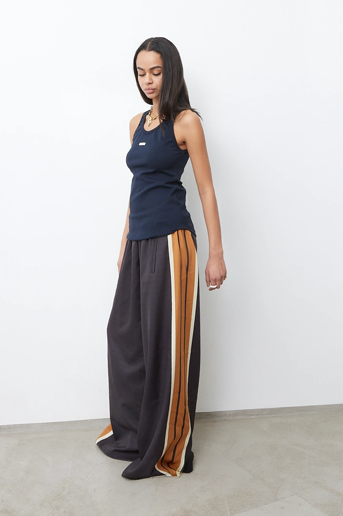 ΓΥΝΑΙΚΕΙΑ LOOSE FIT ΠΑΝΤΕΛΟΝΑ ΜΕ ΠΛΑΙΝΗ ΡΙΓΑ APPAREL ΜΑΥΡΗ