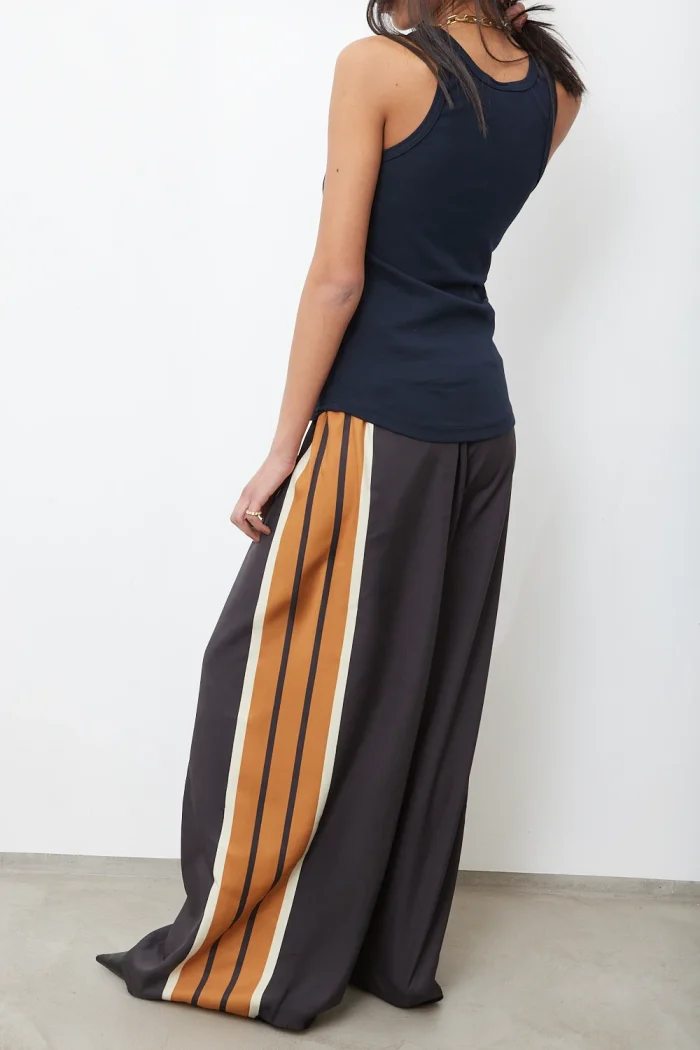 Γυναικεία  LOOSE FIT Παντελόνα Με Πλαινή Ρίγα APPAREL Μαύρη - Image 4