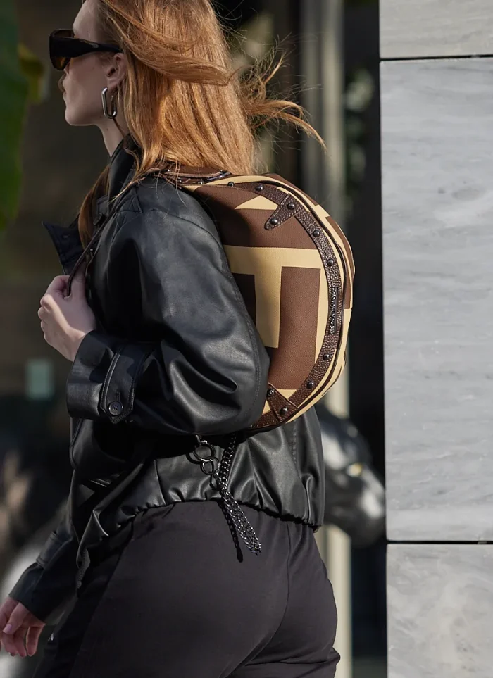 Hype Vegan Baguette EA Logo Τσάντα Ώμου Vanilla - Image 5